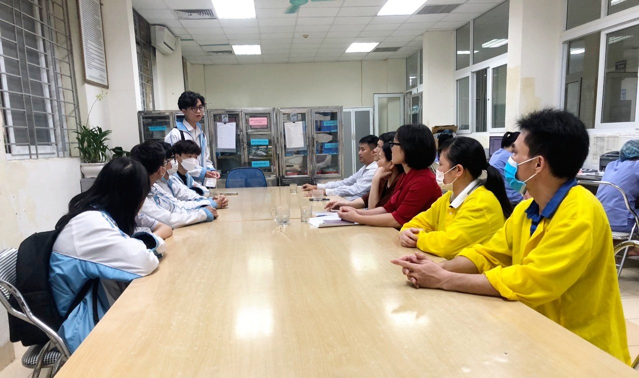Đại diện Dự án Xuân Xúng Xính 2023 - THPT chuyên Lam Sơn phát biểu chia sẻ.