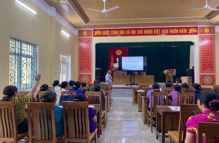 Người dân, cộng tác viên sôi nổi chia sẻ, thảo luận tại Hội nghị truyền thông